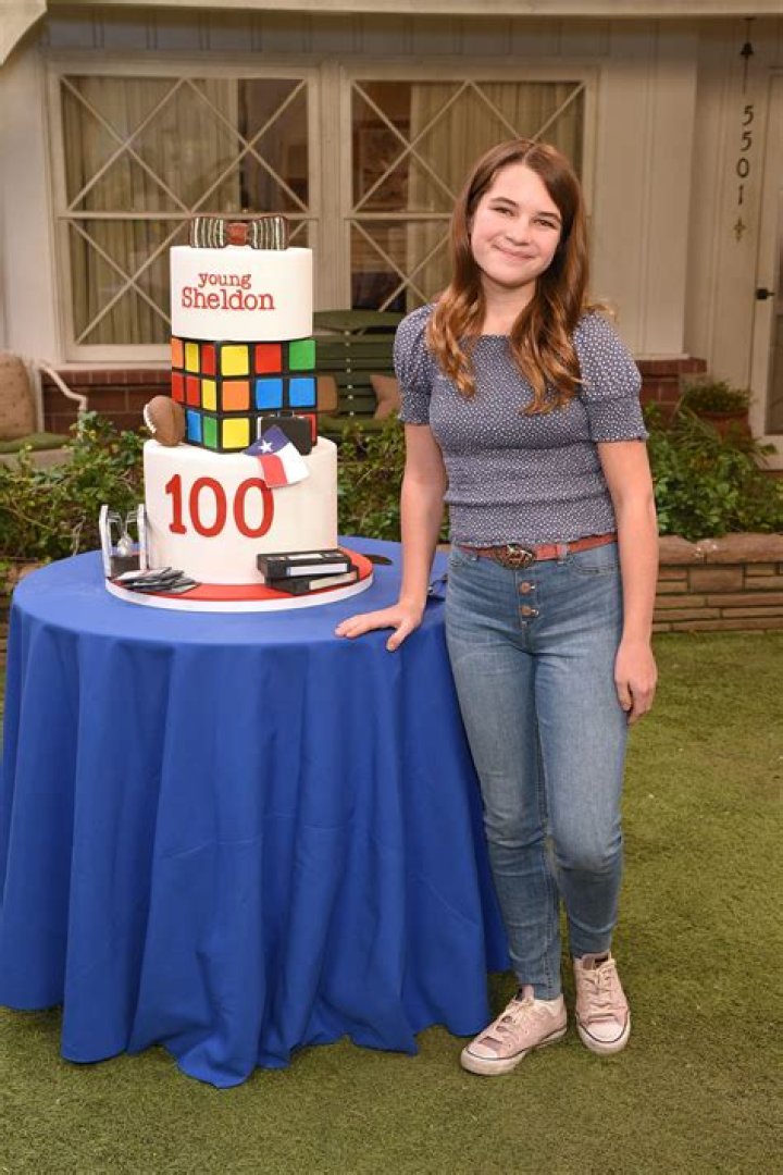 Elle Lee: The Rising Star of the Entertainment Industry